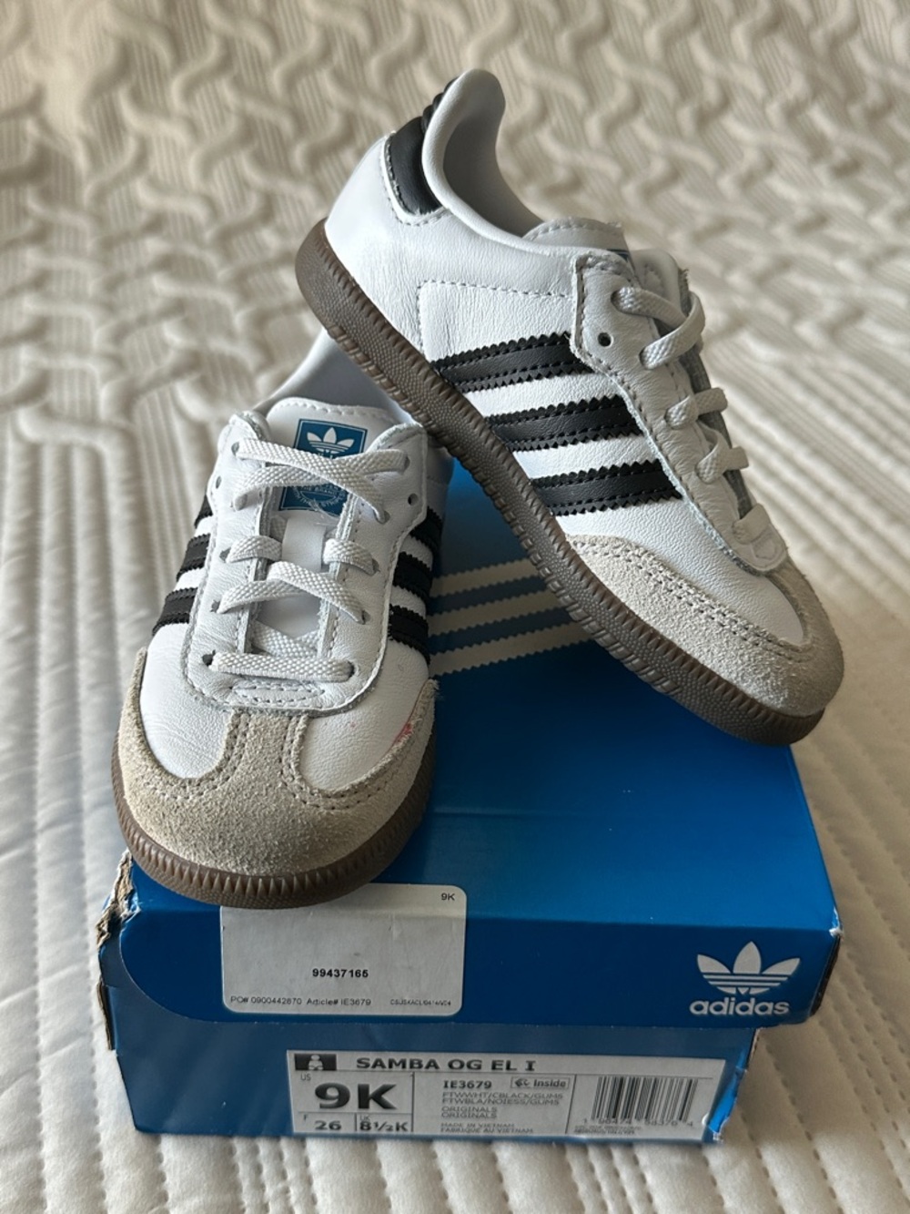 Pre-owned unisex kids Adidas Samba Sneakers - White & Black.